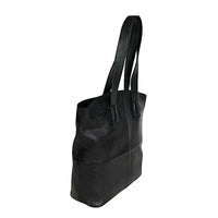Vista lateral da bolsa tote bag preta evidenciando a profundidade de 13cm e o acabamento reforçado.