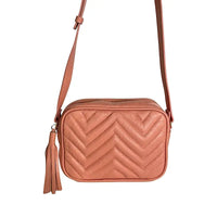 Bolsa feminina tiracolo couro legitimo matelassê pêssego