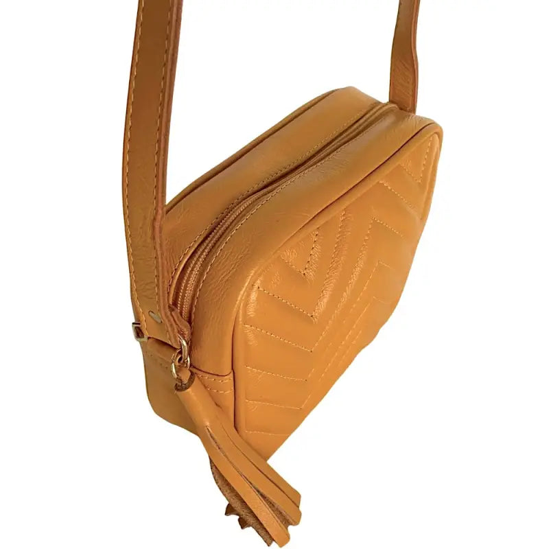 Bolsa tiracolo feminina couro legitimo matelassê diagonal mostarda detalhe zíper