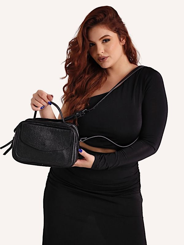 Bolsa tiracolo em couro preta com divisão