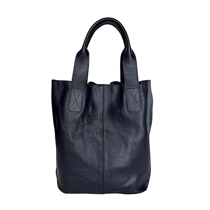 Bolsa shopper feminina azul marinho em couro legítimo floater com design de sacola grande e detalhes em pesponto na alça.