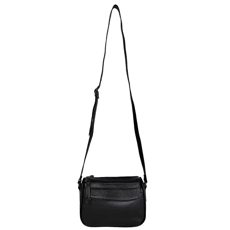 Bolsa transversal feminina preta em couro legítimo floater com detalhes em metal ouro velho com alça esticada