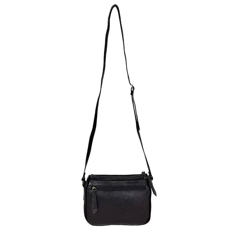 Vista posterior da bolsa mostrando o bolso externo de segurança com zíper encostado ao corpo.