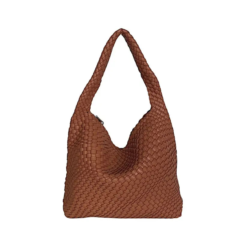Bolsa hobo feminina caramelo em tressê com alça de ombro e design circular elegante.