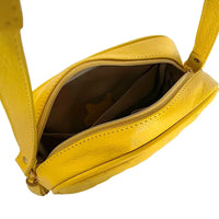 Visão Interna da Bolsa Tiracolo Feminina Couro Legitimo Matelassê Amarelo