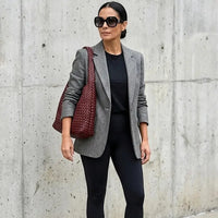 Bolsa Hobo Tressê Vinho 2 em 1: Elegância e Poder em Couro Vegano
