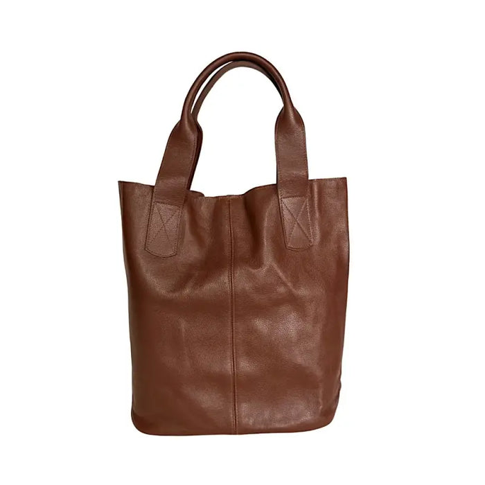 Bolsa shopper feminina marrom moka em couro legítimo floater com design de sacola grande e detalhes em pesponto na alça.
