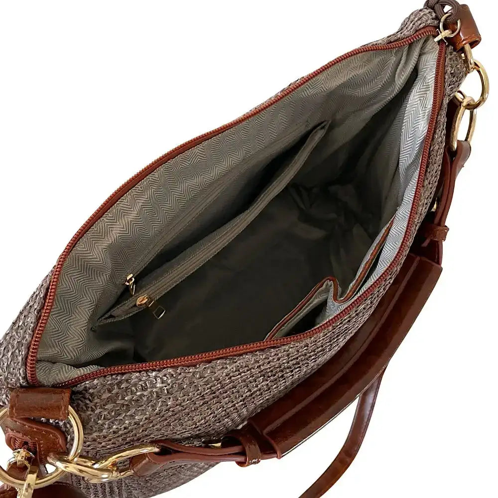 Bolsa Hobo em Fibra Sintética Marrom. Divisória e grande espaço interno