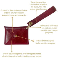 Carteira de pulso vermelha couro liso com pátina natural ferragem dourada. Com descritiva detalhada