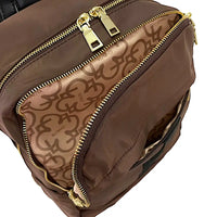 Mochila feminina em nylon marrom: segurança e estilo urbano
