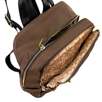 Mochila feminina em nylon marrom: segurança e estilo urbano