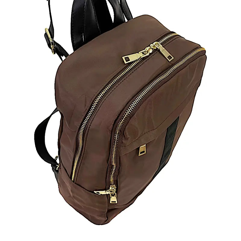 Mochila feminina em nylon marrom: segurança e estilo urbano