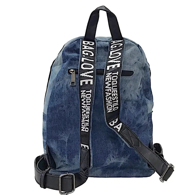 Mochila urbana feminina jeans azul: o acessório
